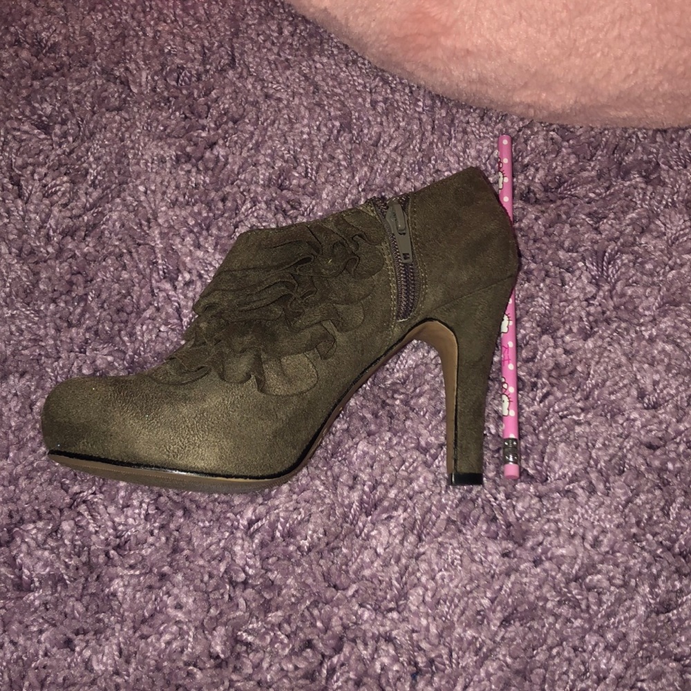 Ankle booties